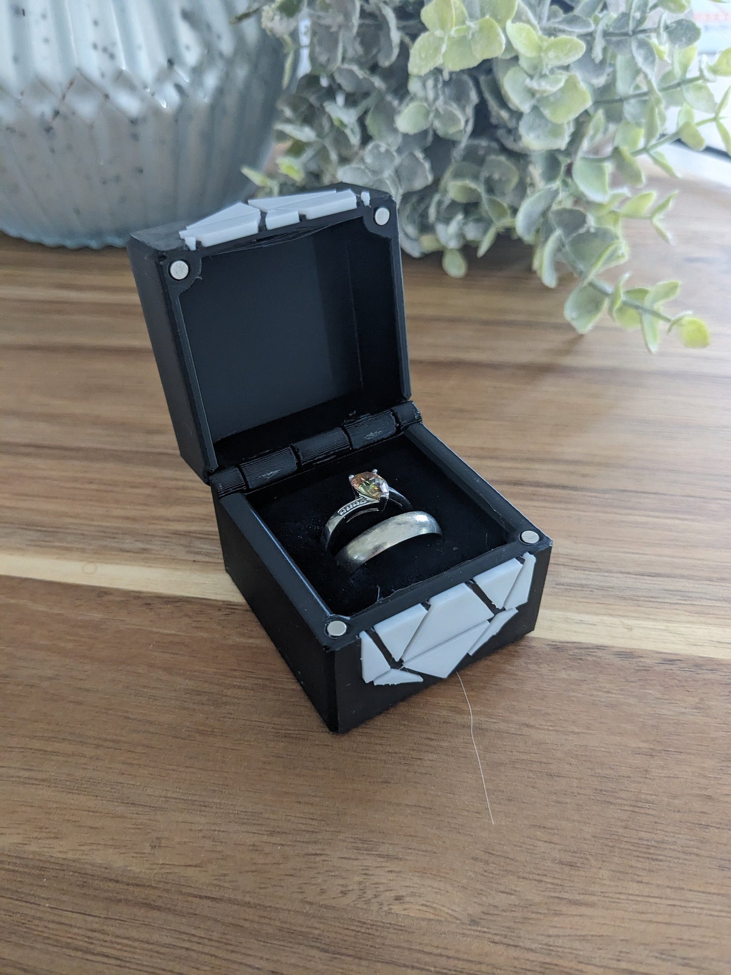 D20 without numbers Ring Box (Proposal, Gift, Ring Bearer, ect) 20 sided dice