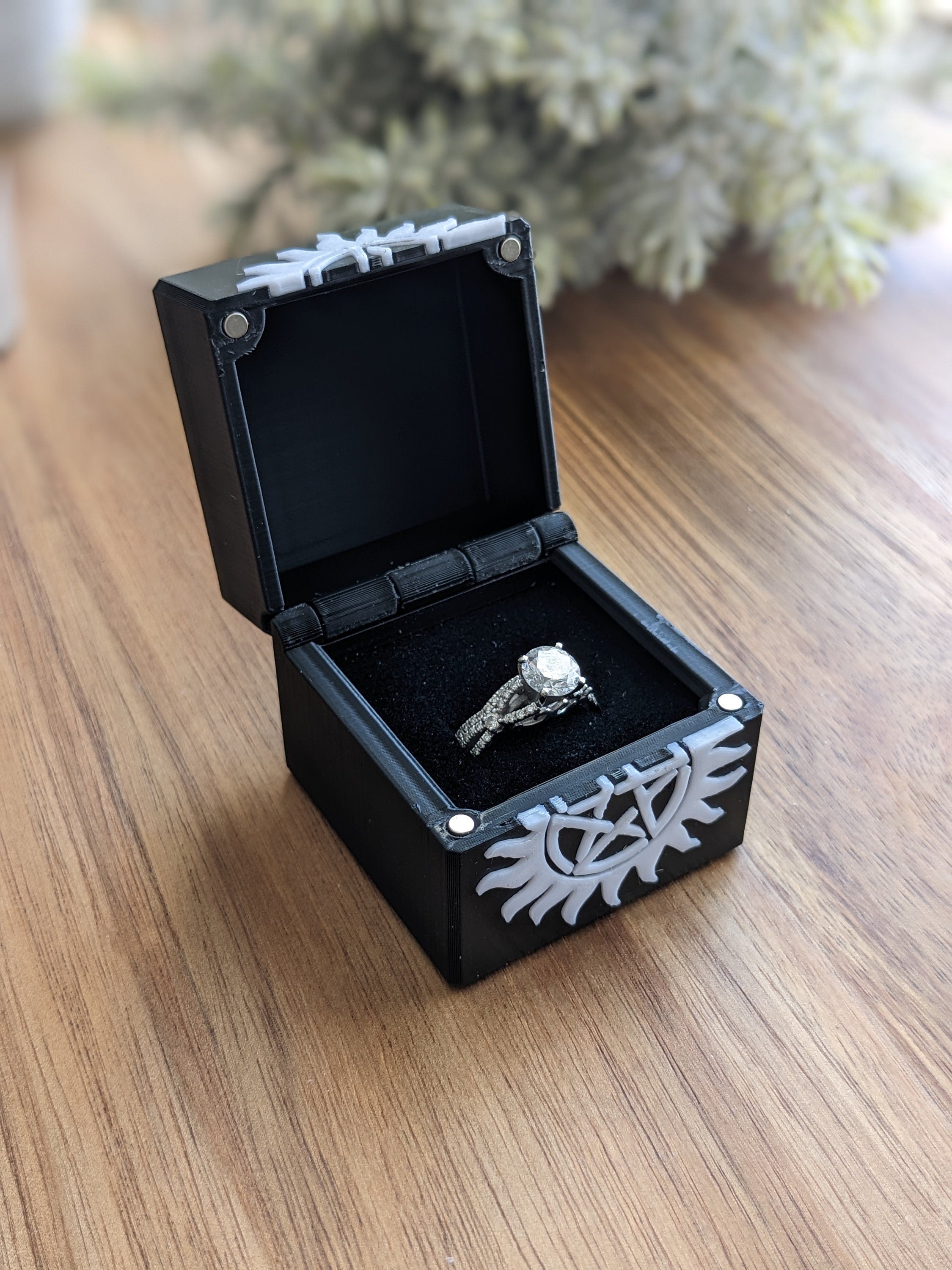 Custom ring store box